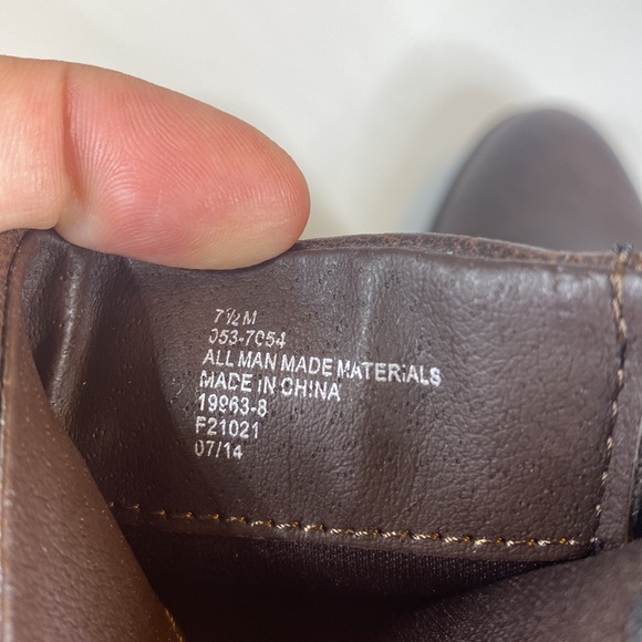 A.n.a brown ankle bootie faux leather Strappy buckle 7.5 zip up fall boots 7 1/2 - Picture 9 of 11